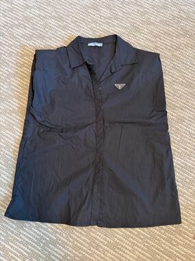 Padded shoulder button black shit